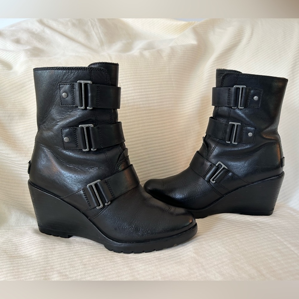 Sorel after hours Moto wedge boot 9-9.5